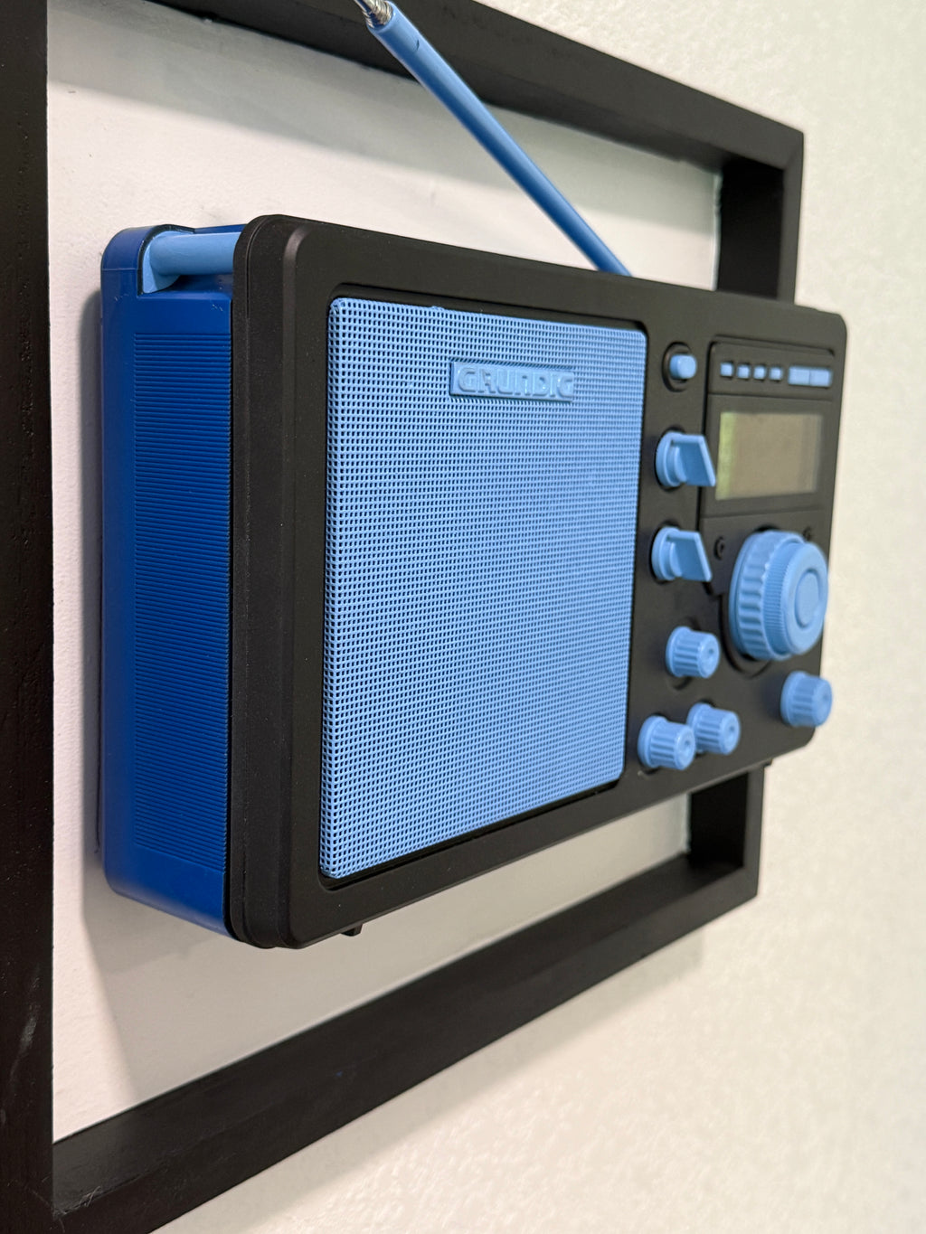 2000's Grundig Shortwave Radio