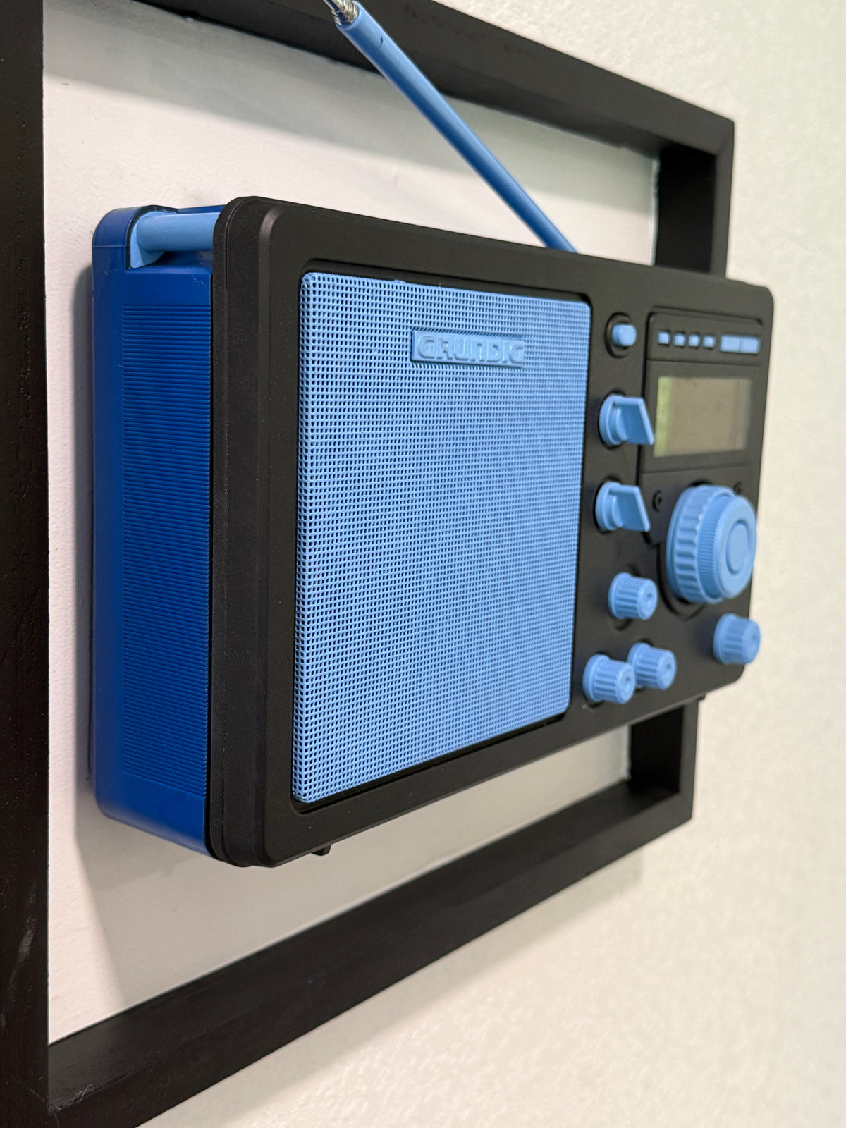 2000's Grundig Shortwave Radio
