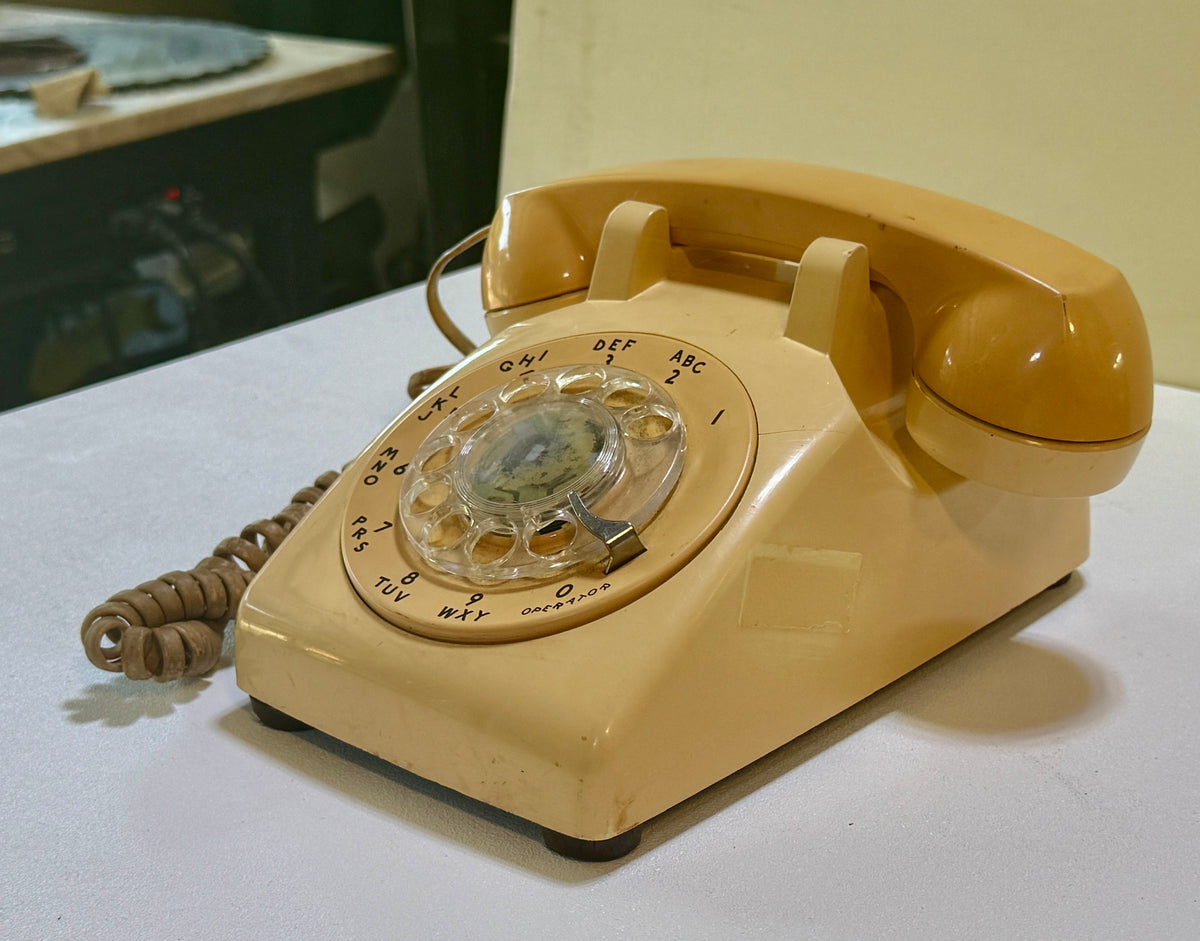 1976 ATT Rotary Dial Telephone