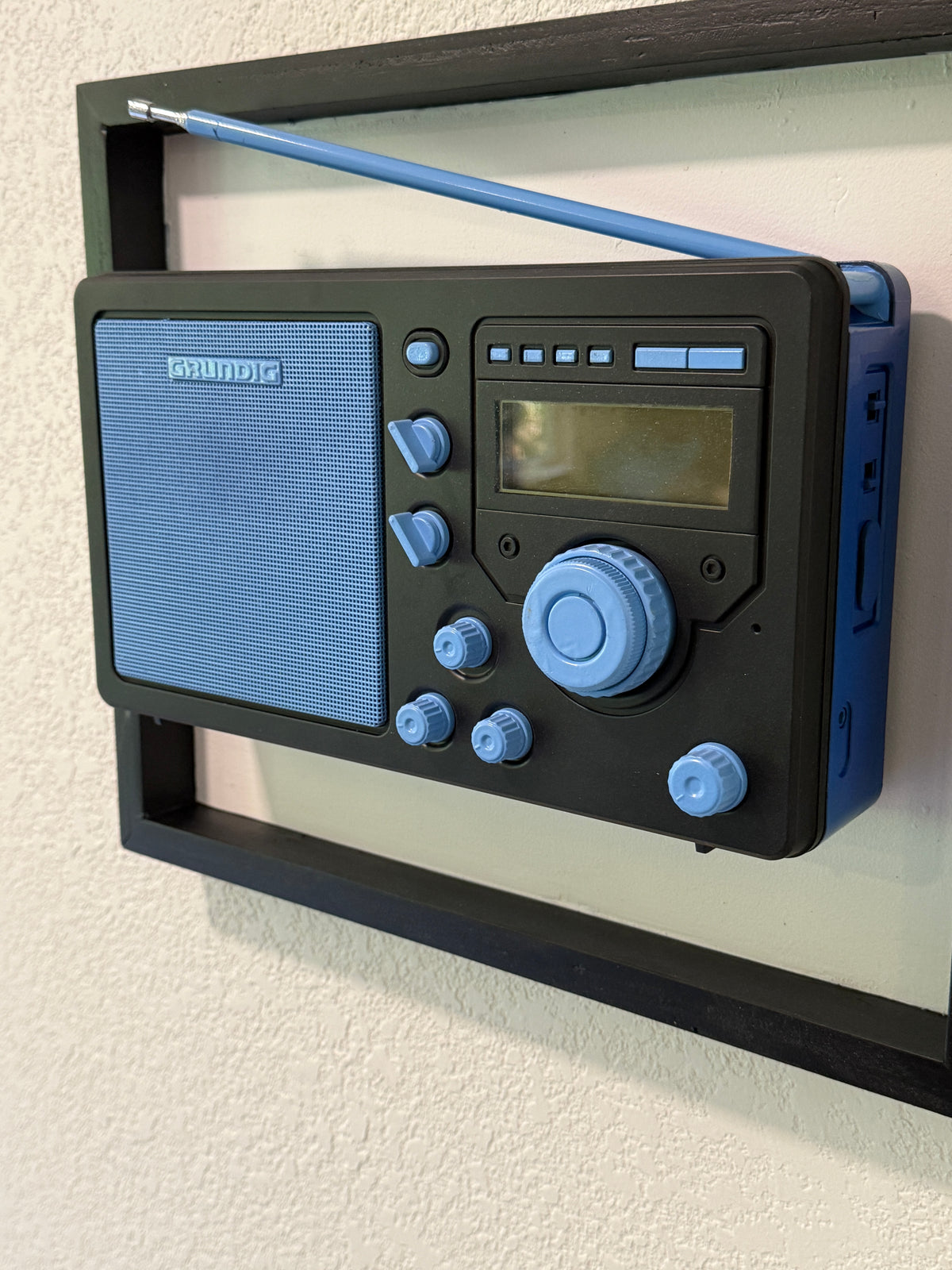 2000's Grundig Shortwave Radio